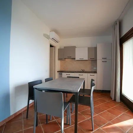 Residence Isola Rossa *