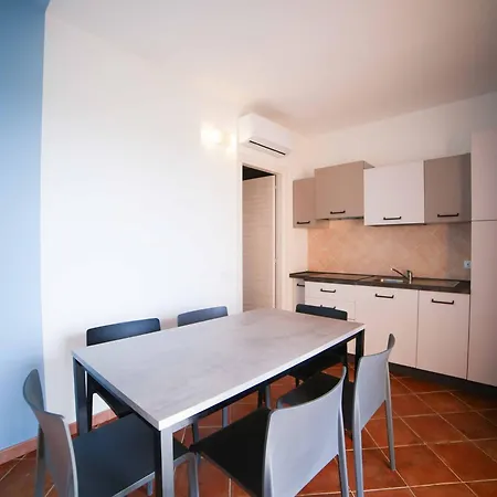 Residence Isola Rossa 罗萨岛