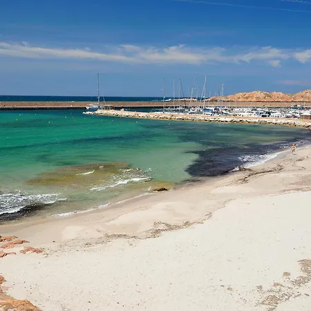Ξενοδοχείο με διαμερίσματα Rocce Rosse 3*